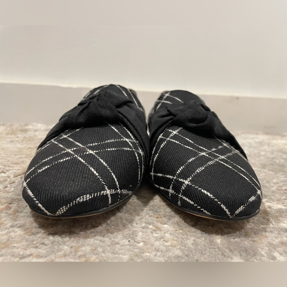 Isaac Mizrahi Season Black and White Bow Slip on Loafers Size 8M Like New! - Picture 4 of 9